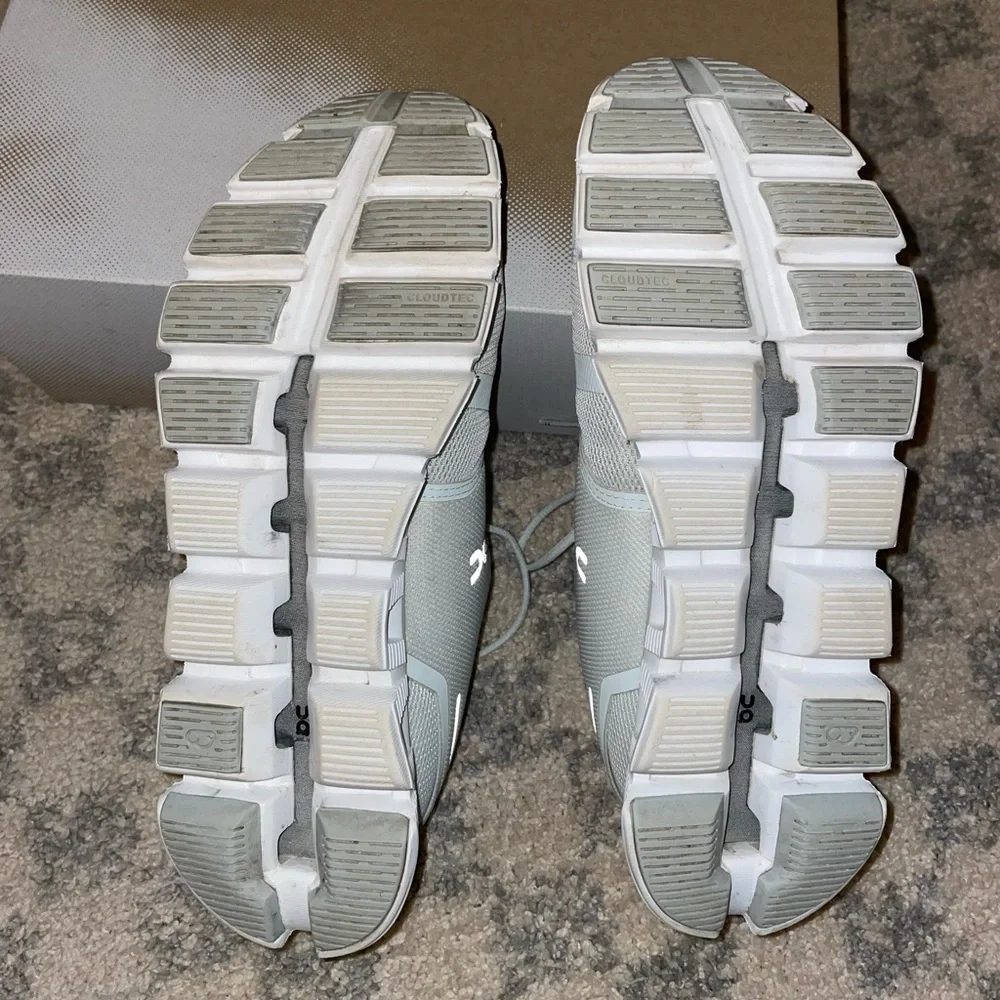 On Cloud 5 size 9.5 - Picture 4 of 8